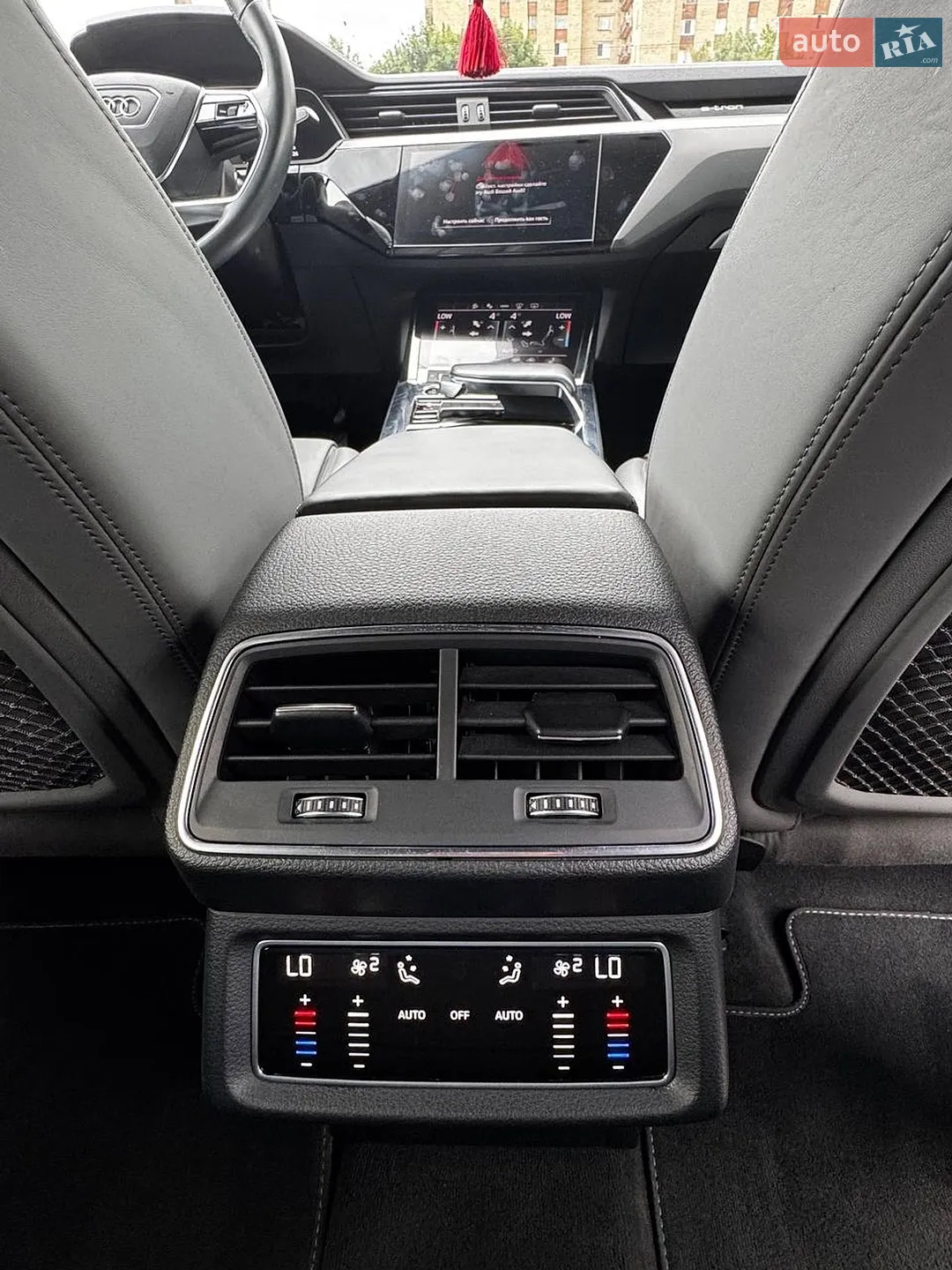 2021 Audi e-tron - мініатюра 11