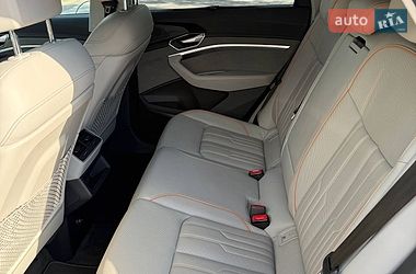 Внедорожник / Кроссовер Audi e-tron 2019 в Ирпене