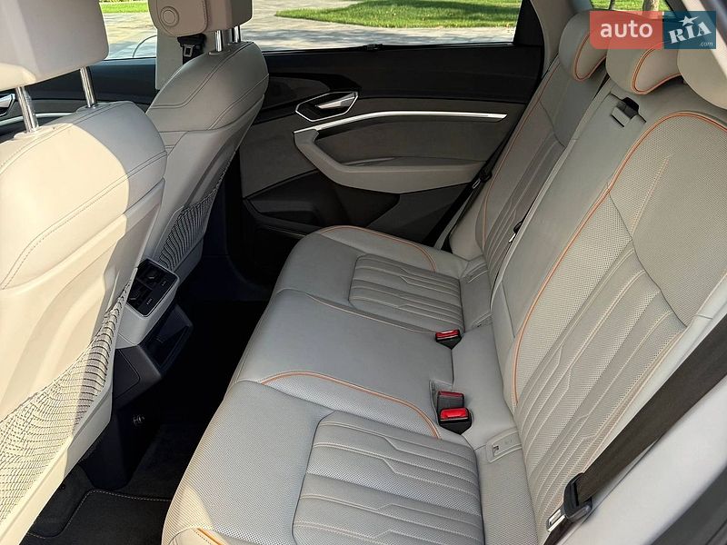 Внедорожник / Кроссовер Audi e-tron 2019 в Ирпене