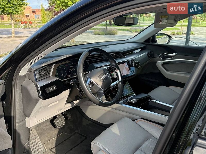 Внедорожник / Кроссовер Audi e-tron 2019 в Ирпене