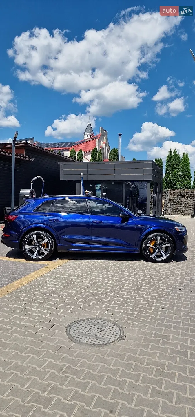 2022 Audi e-tron - мініатюра 5
