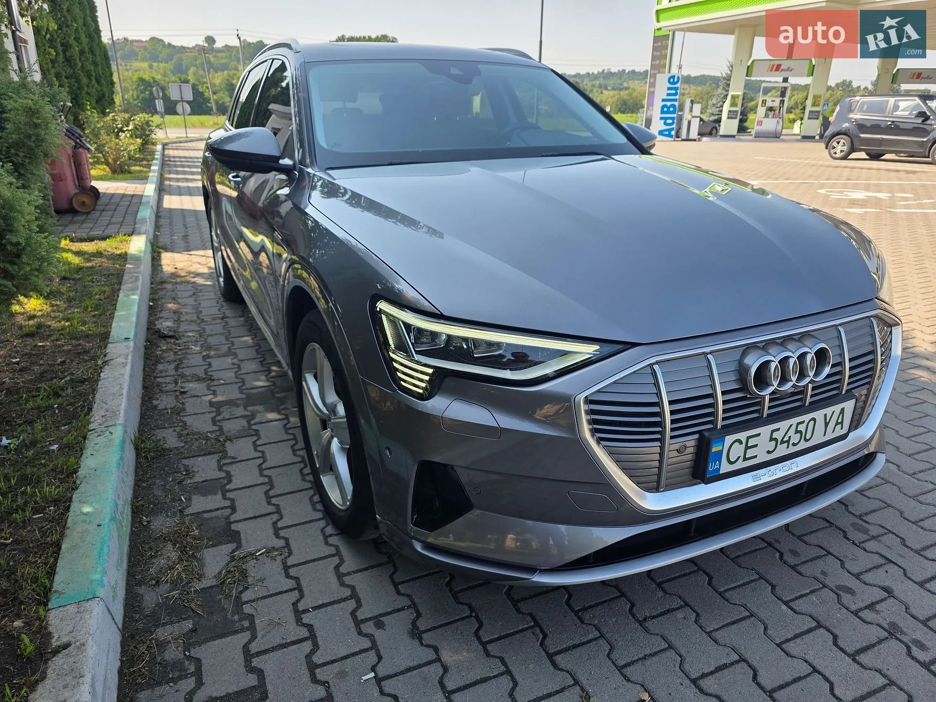 2020 Audi e-tron - мініатюра 3