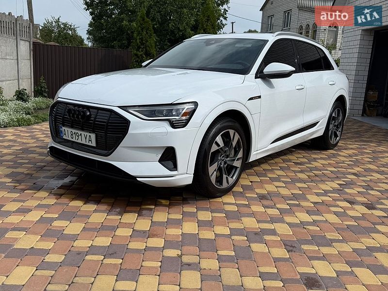 Внедорожник / Кроссовер Audi e-tron 2020 в Березане