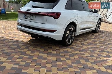 Внедорожник / Кроссовер Audi e-tron 2020 в Березане