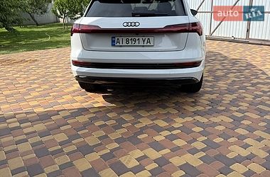 Внедорожник / Кроссовер Audi e-tron 2020 в Березане