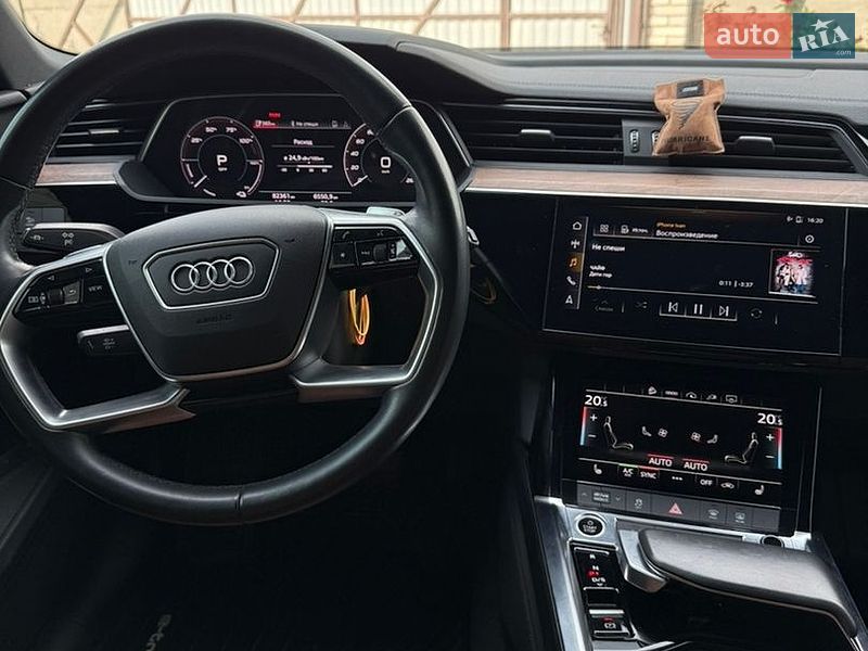 Внедорожник / Кроссовер Audi e-tron 2020 в Березане