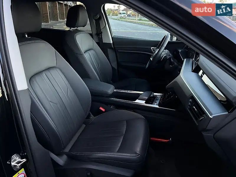 Внедорожник / Кроссовер Audi e-tron 2021 в Новоселице