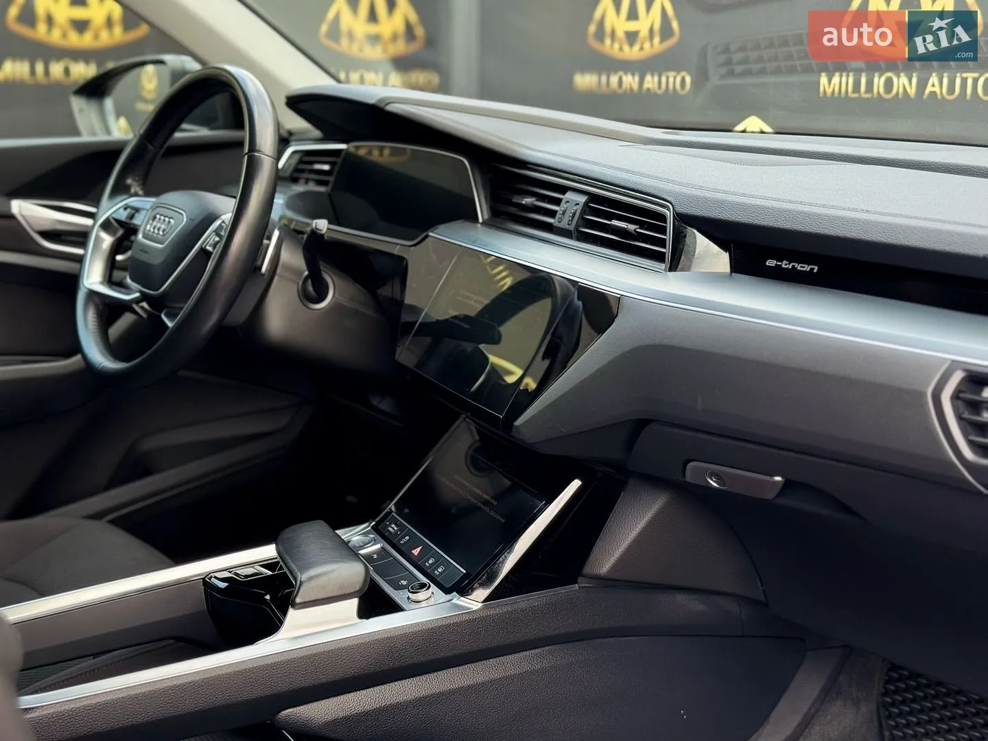 2020 Audi e-tron - мініатюра 15