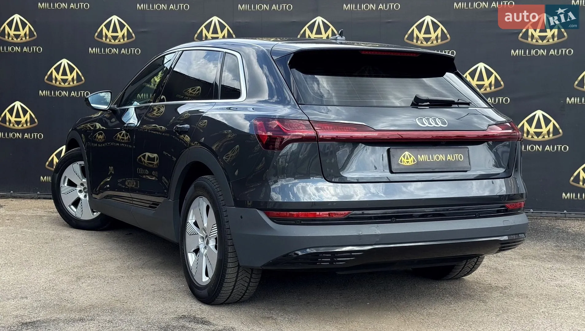 2020 Audi e-tron - мініатюра 8