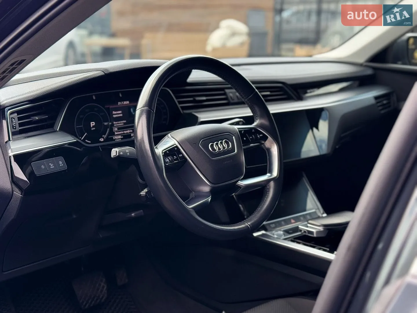 2020 Audi e-tron - мініатюра 10