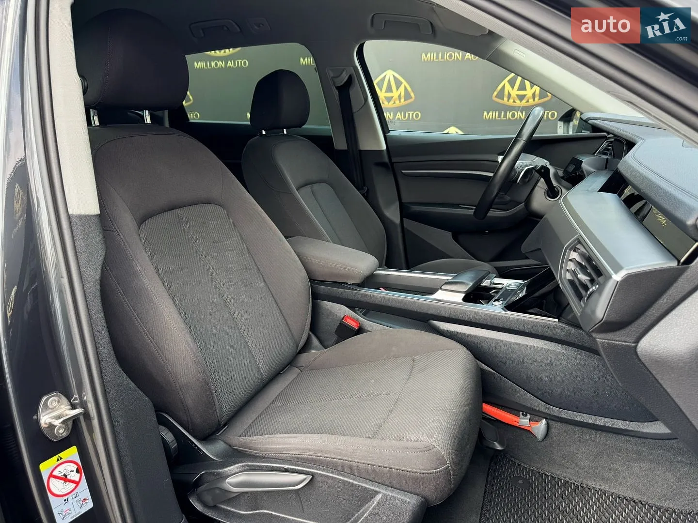 2020 Audi e-tron - мініатюра 14