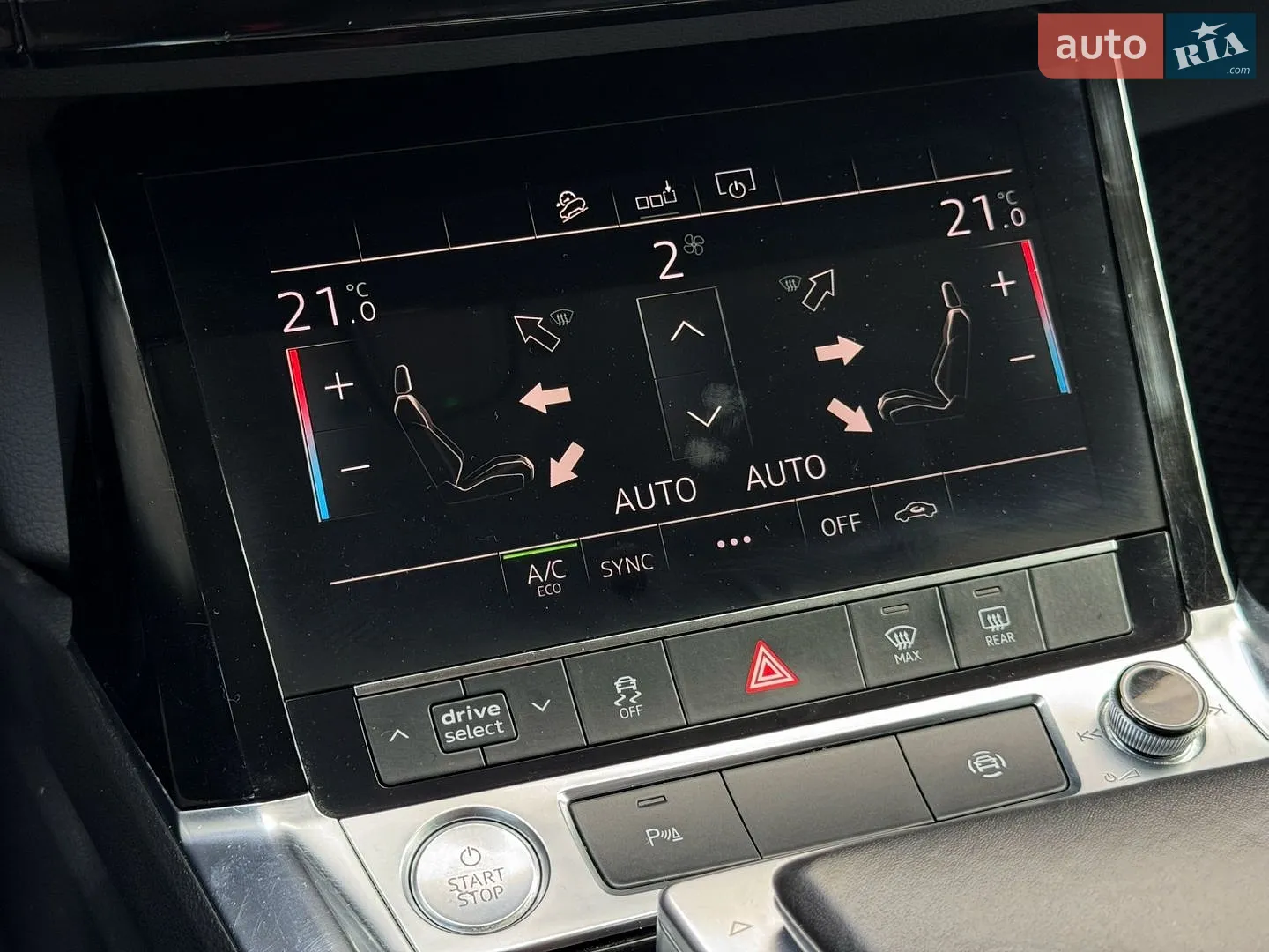2020 Audi e-tron - мініатюра 32