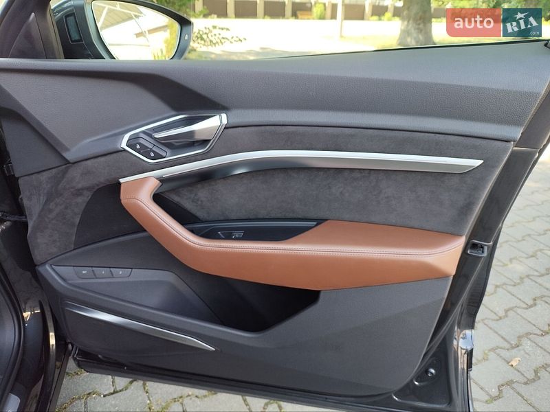 Внедорожник / Кроссовер Audi e-tron 2019 в Черновцах