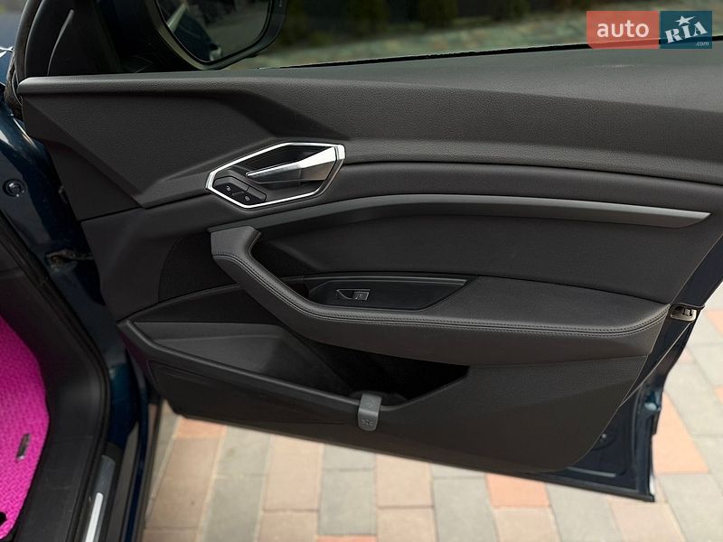 Внедорожник / Кроссовер Audi e-tron 2019 в Болехове