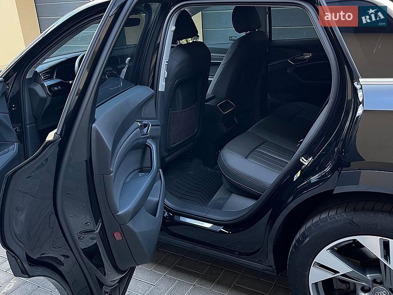 Позашляховик / Кросовер Audi e-tron 2019 в Рівному