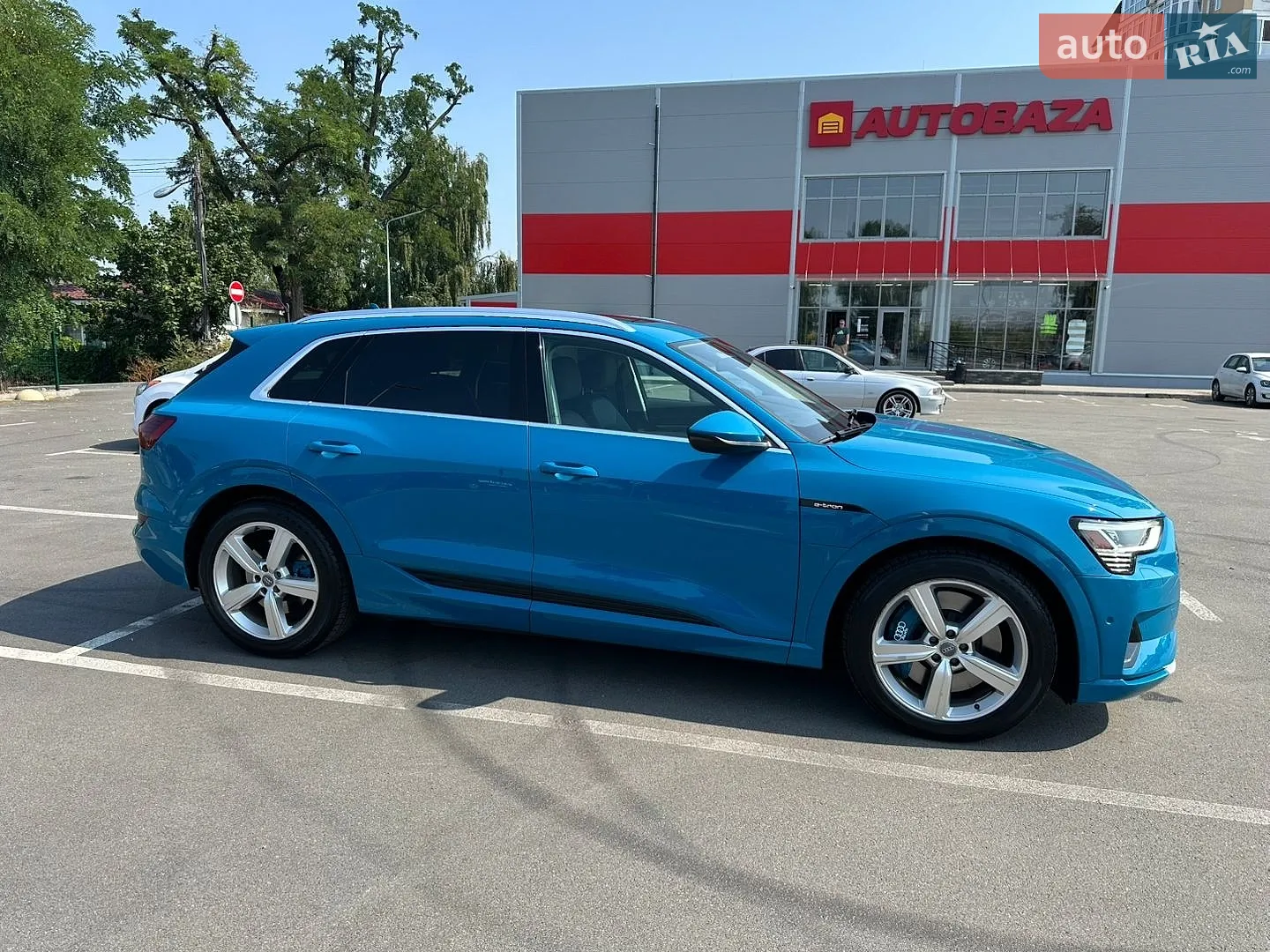 2019 Audi e-tron - мініатюра 3