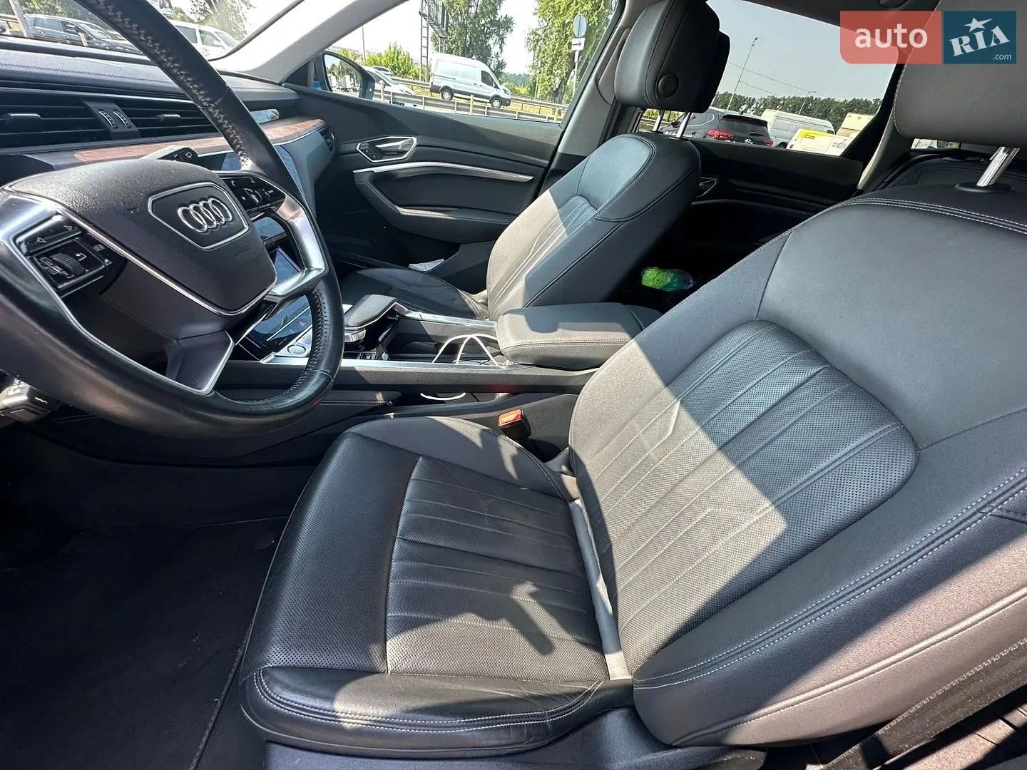 2019 Audi e-tron - мініатюра 11