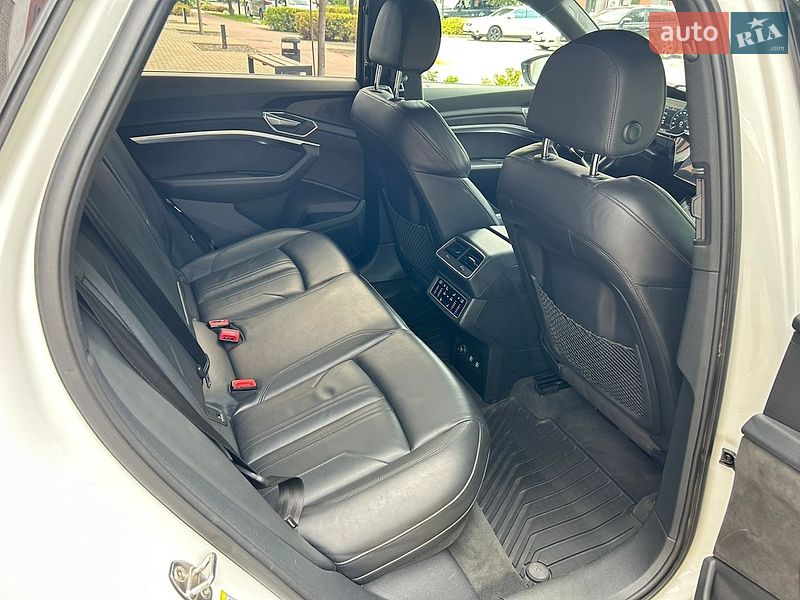 Позашляховик / Кросовер Audi e-tron 2019 в Києві