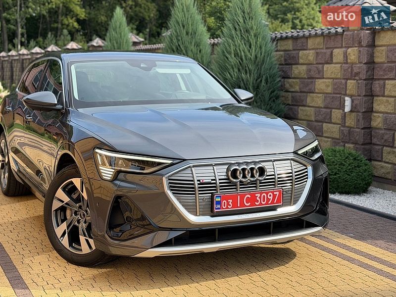 Позашляховик / Кросовер Audi e-tron 2022 в Луцьку