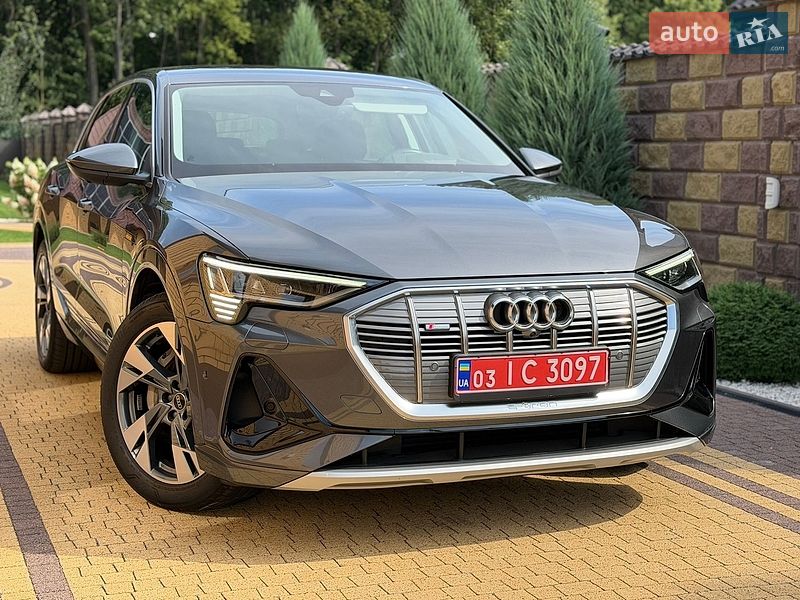 Позашляховик / Кросовер Audi e-tron 2022 в Луцьку