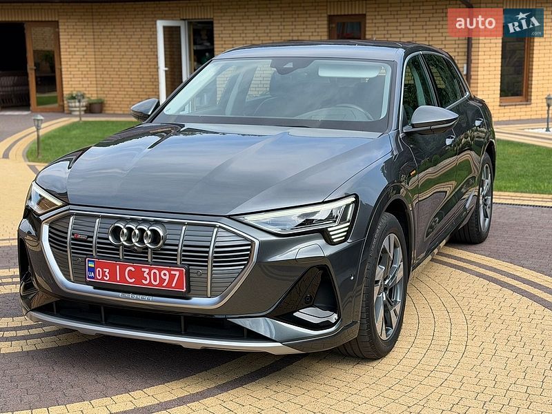 Позашляховик / Кросовер Audi e-tron 2022 в Луцьку