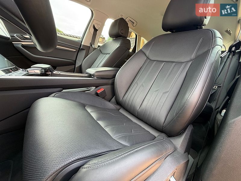 Позашляховик / Кросовер Audi e-tron 2022 в Луцьку
