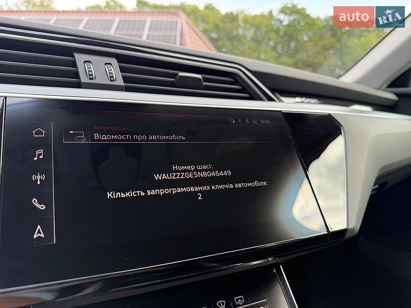 Позашляховик / Кросовер Audi e-tron 2022 в Луцьку