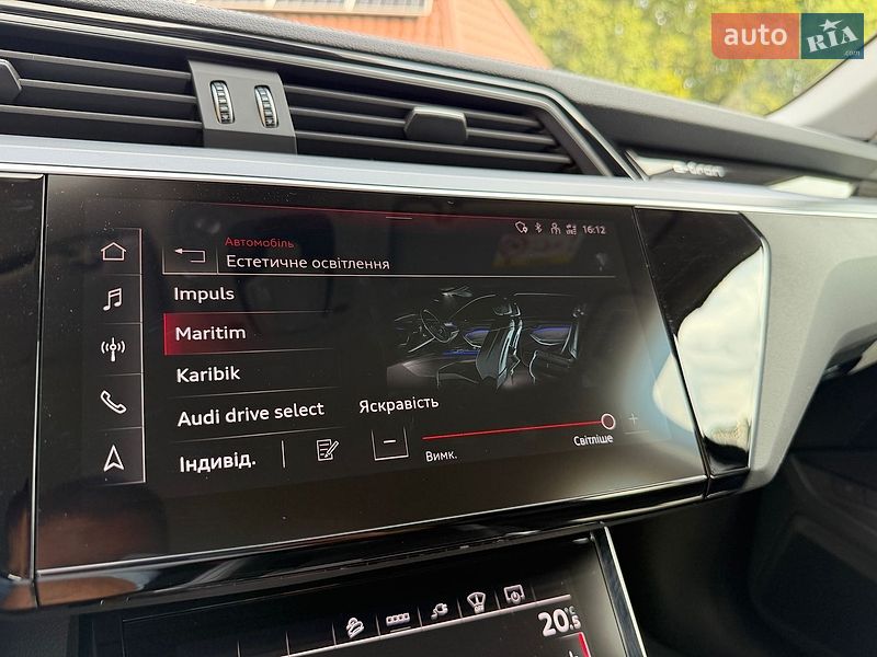 Позашляховик / Кросовер Audi e-tron 2022 в Луцьку