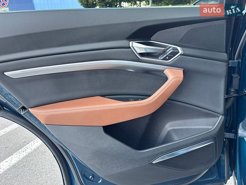 Позашляховик / Кросовер Audi e-tron 2019 в Києві фото 22 Позашляховик / Кросовер Audi e-tron 2019 в Києві