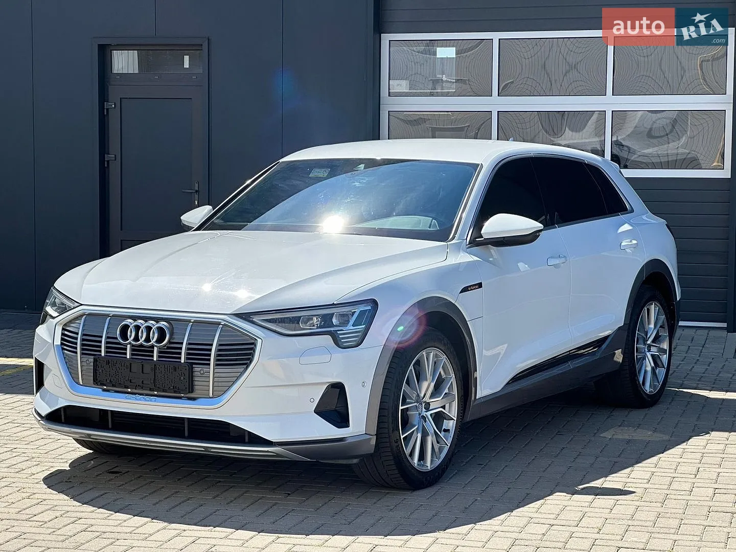 2019 Audi e-tron - мініатюра 8