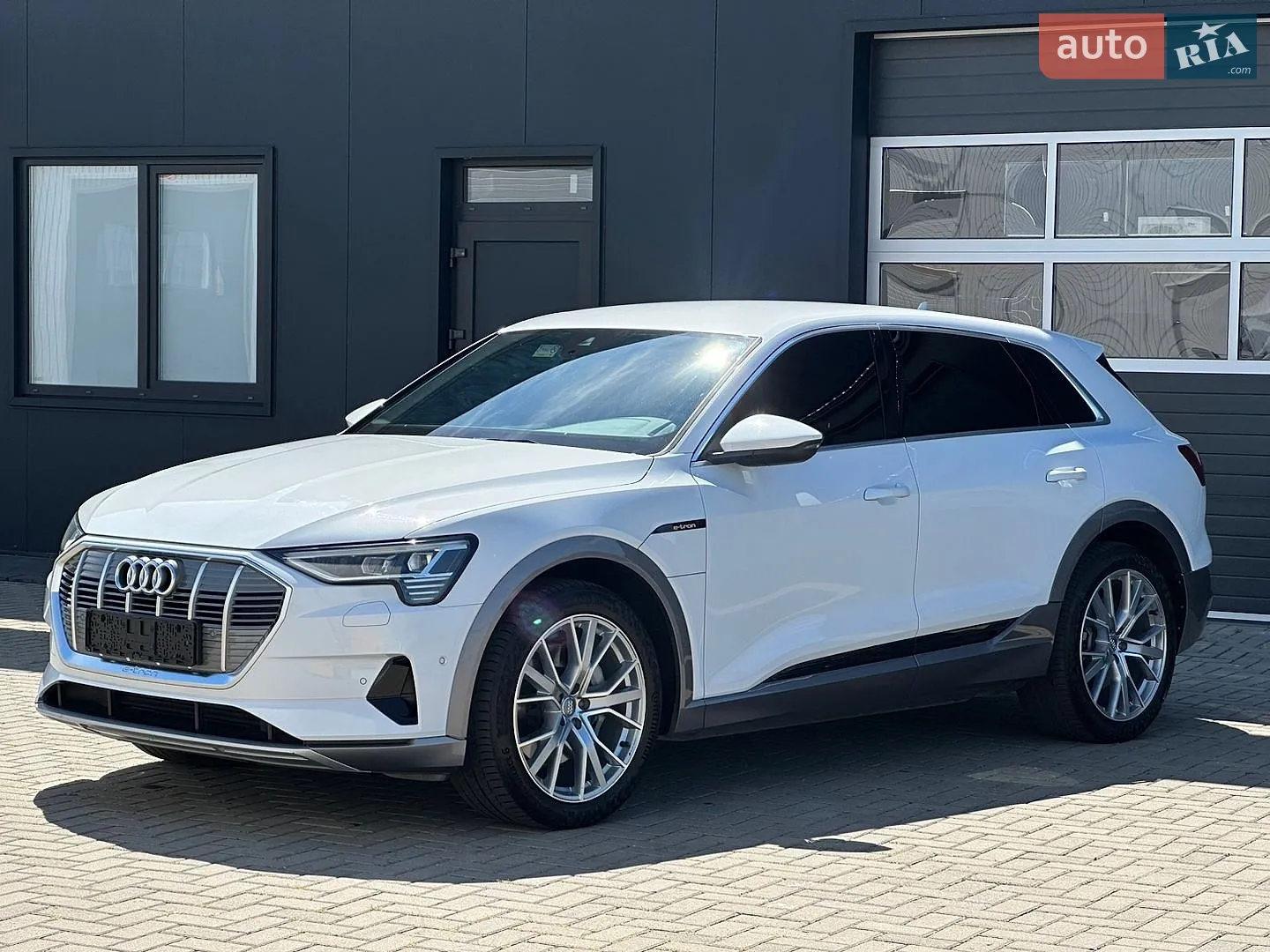 2019 Audi e-tron - мініатюра 9
