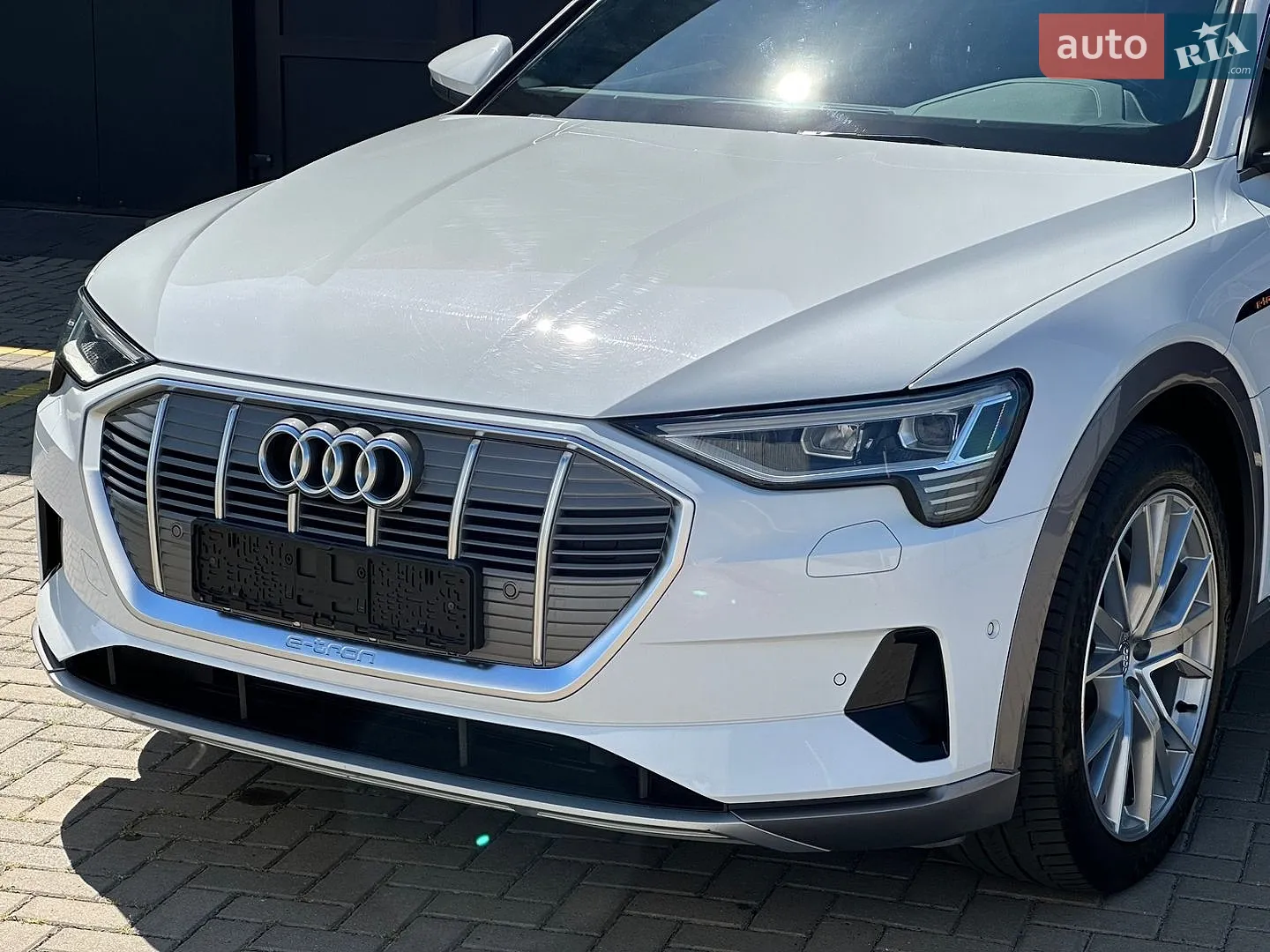 2019 Audi e-tron - мініатюра 12