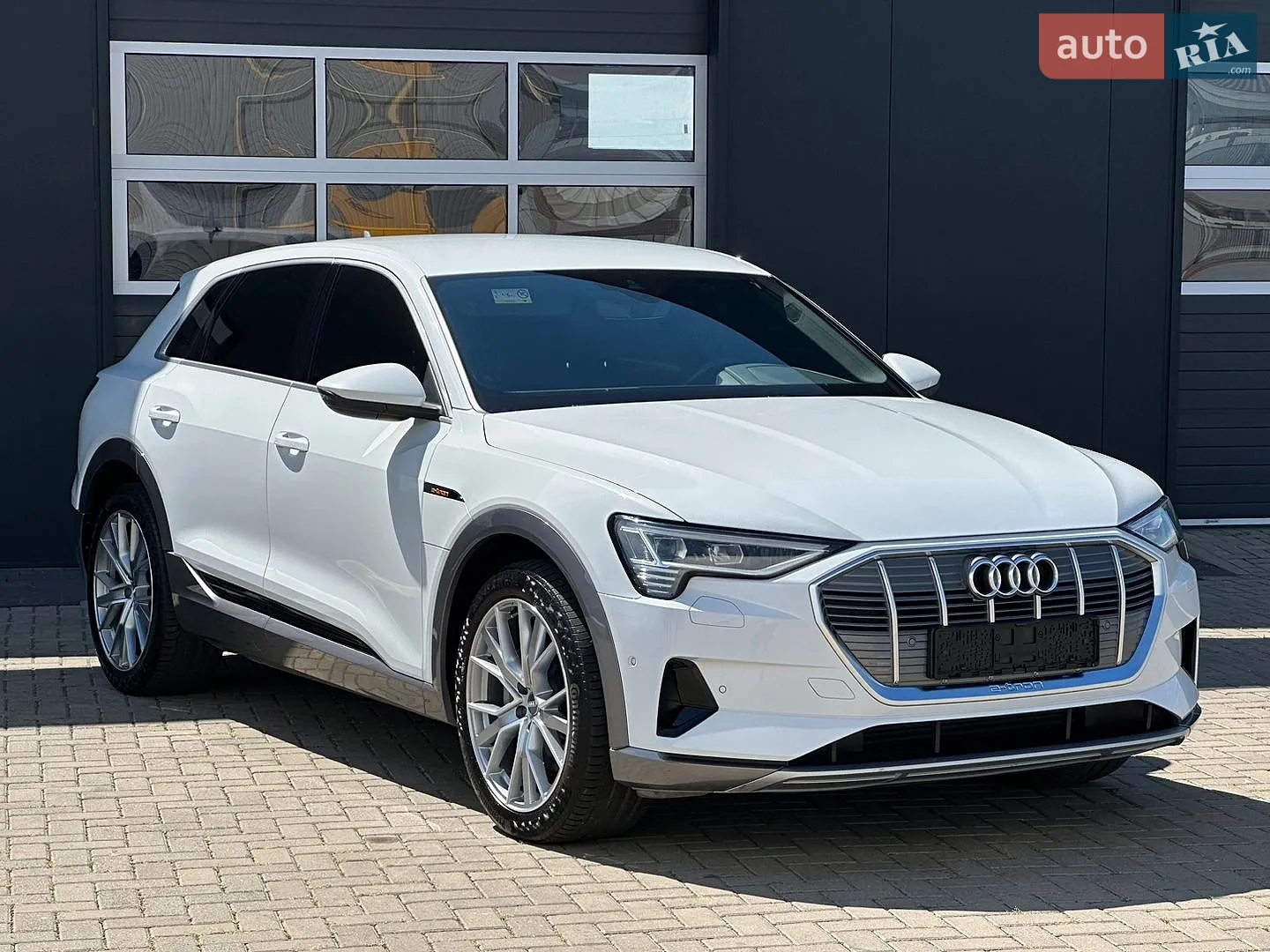 2019 Audi e-tron - мініатюра 16