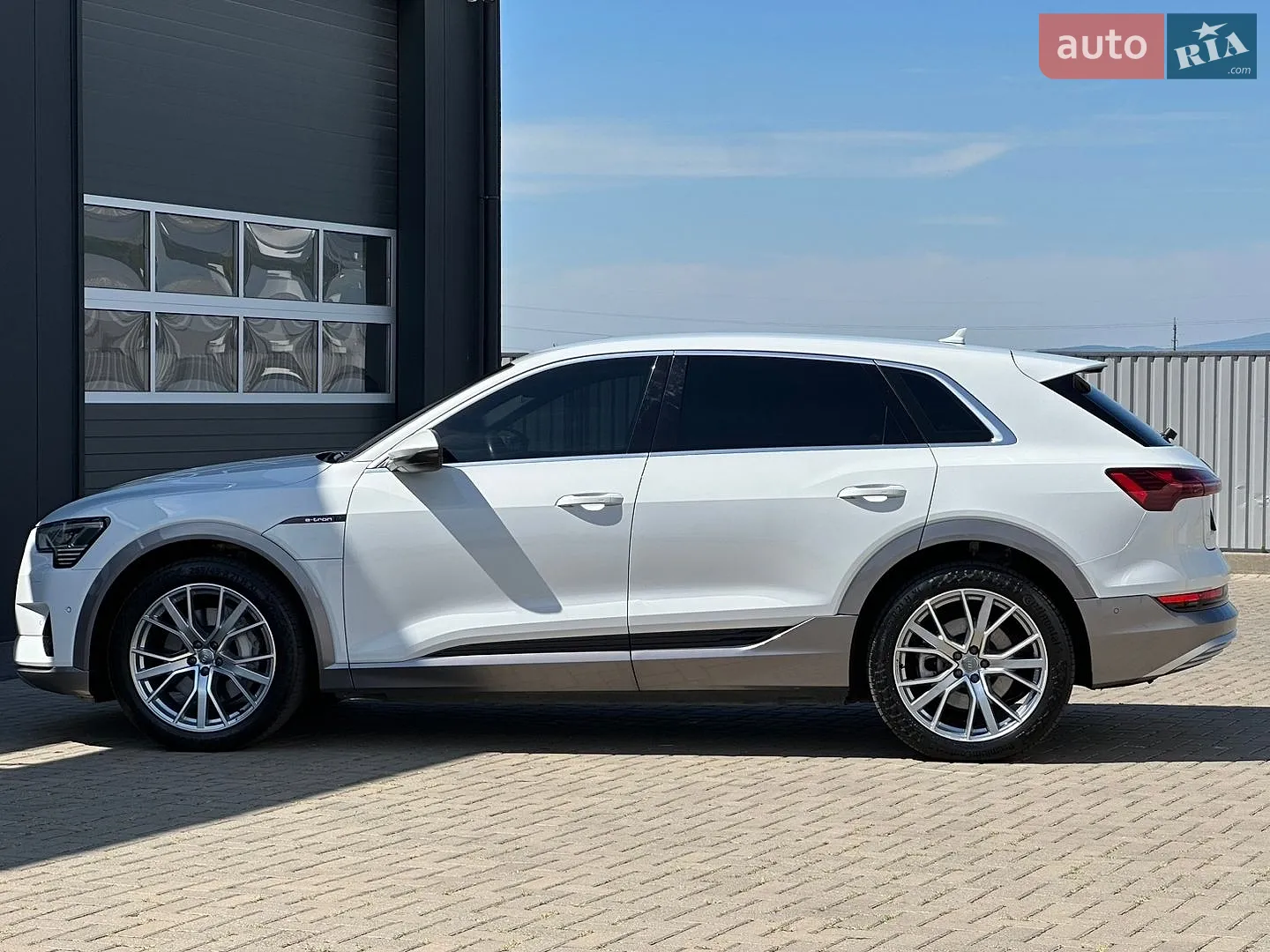 2019 Audi e-tron - мініатюра 26