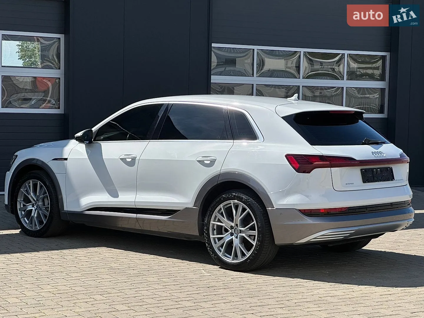 2019 Audi e-tron - мініатюра 25