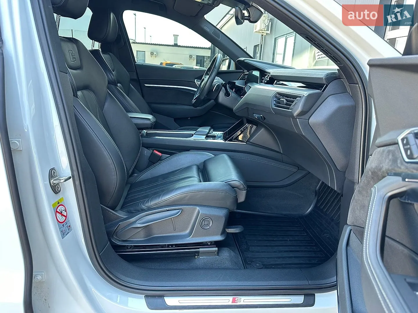2019 Audi e-tron - мініатюра 46