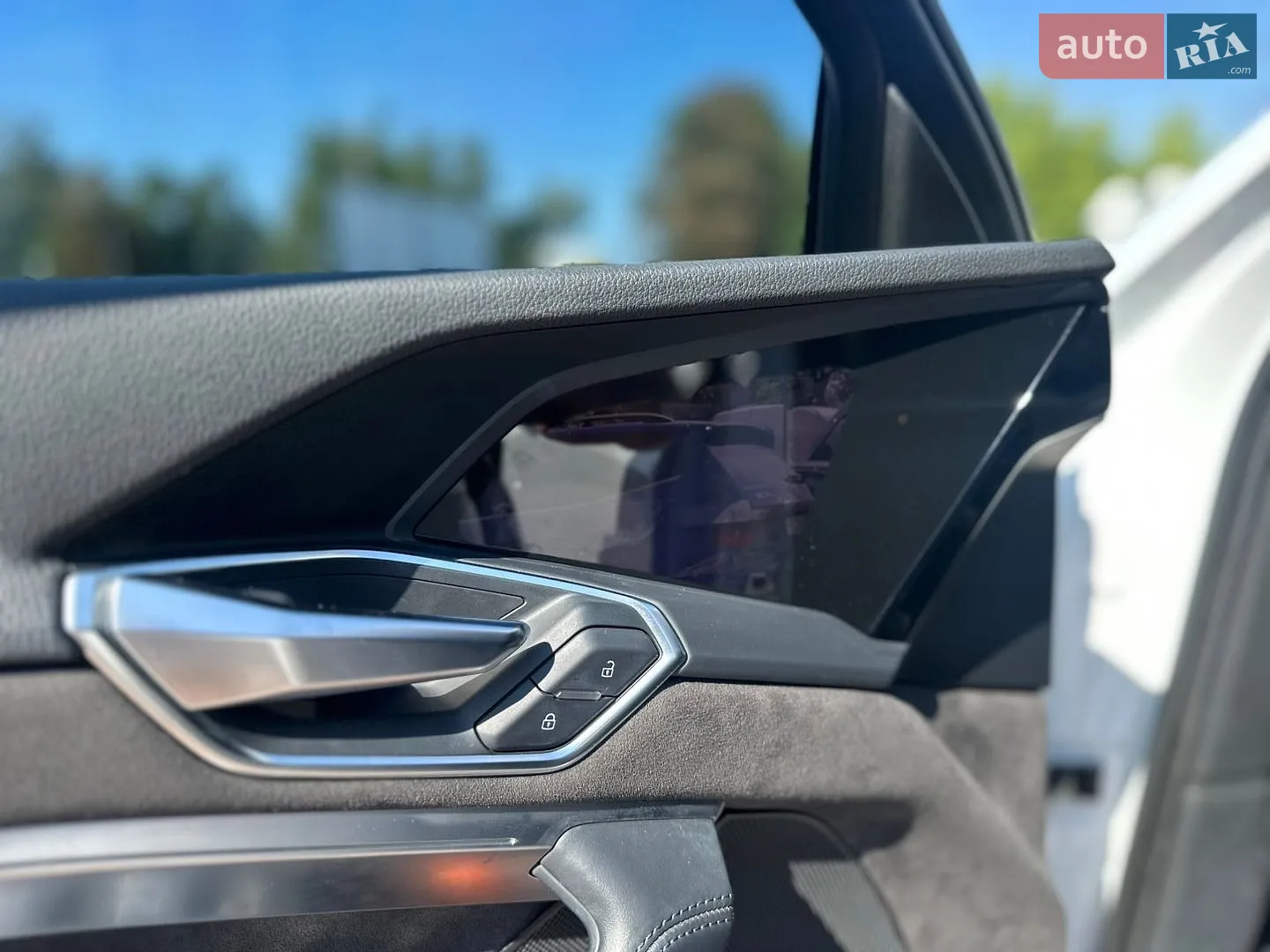 2019 Audi e-tron - мініатюра 21