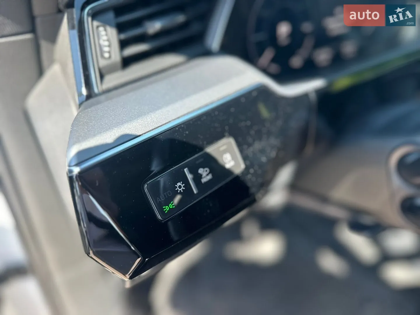 2019 Audi e-tron - мініатюра 25