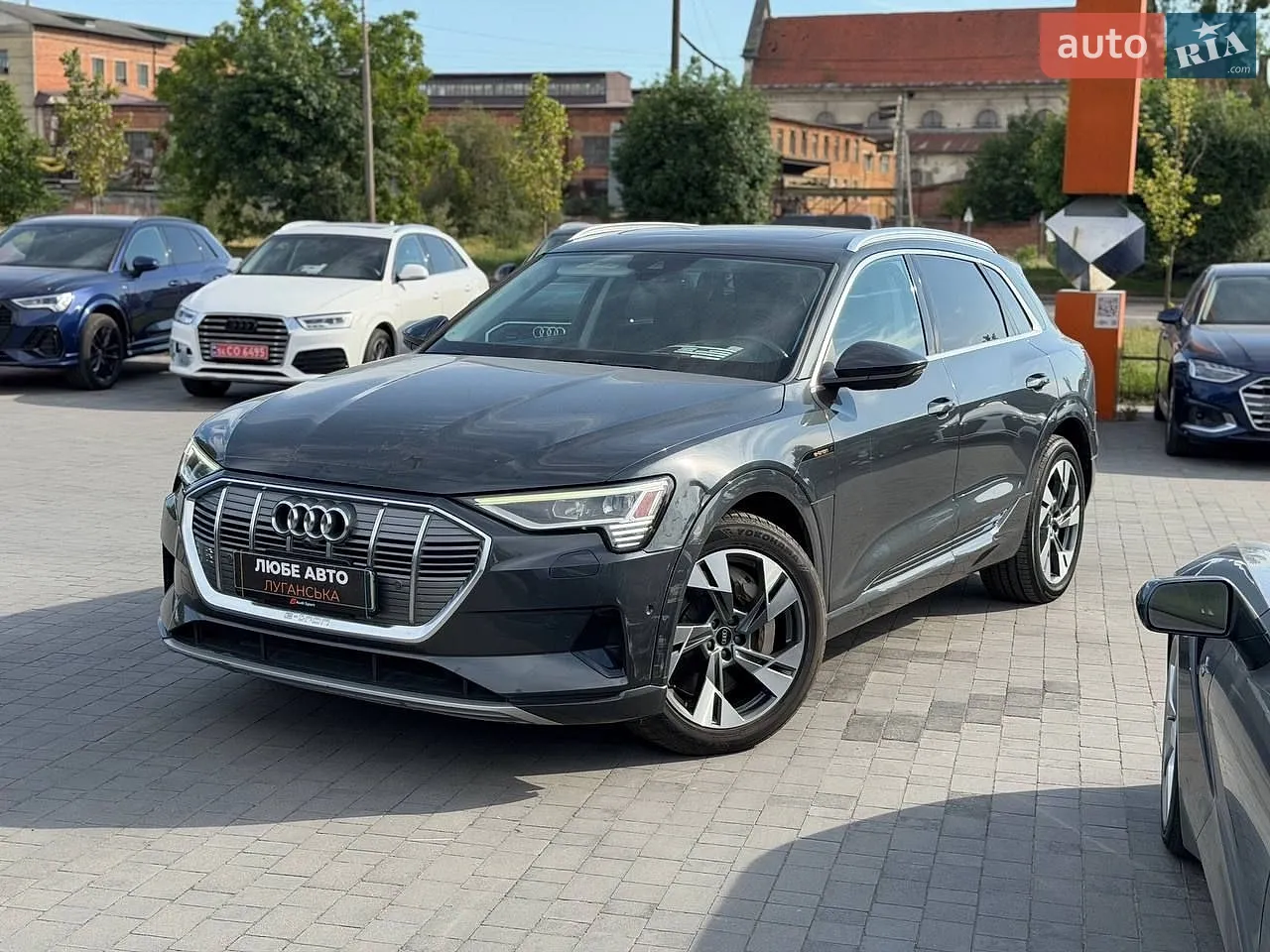 2020 Audi e-tron - мініатюра 2