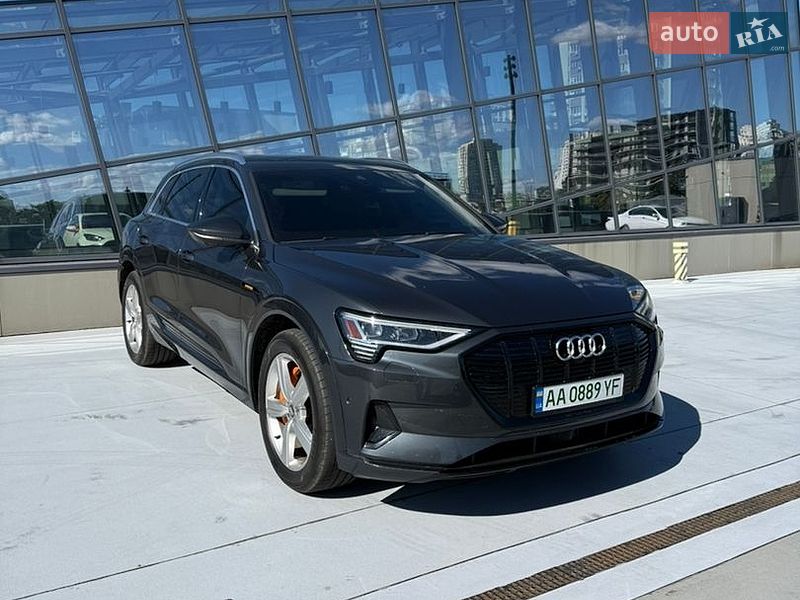 Позашляховик / Кросовер Audi e-tron 2019 в Києві