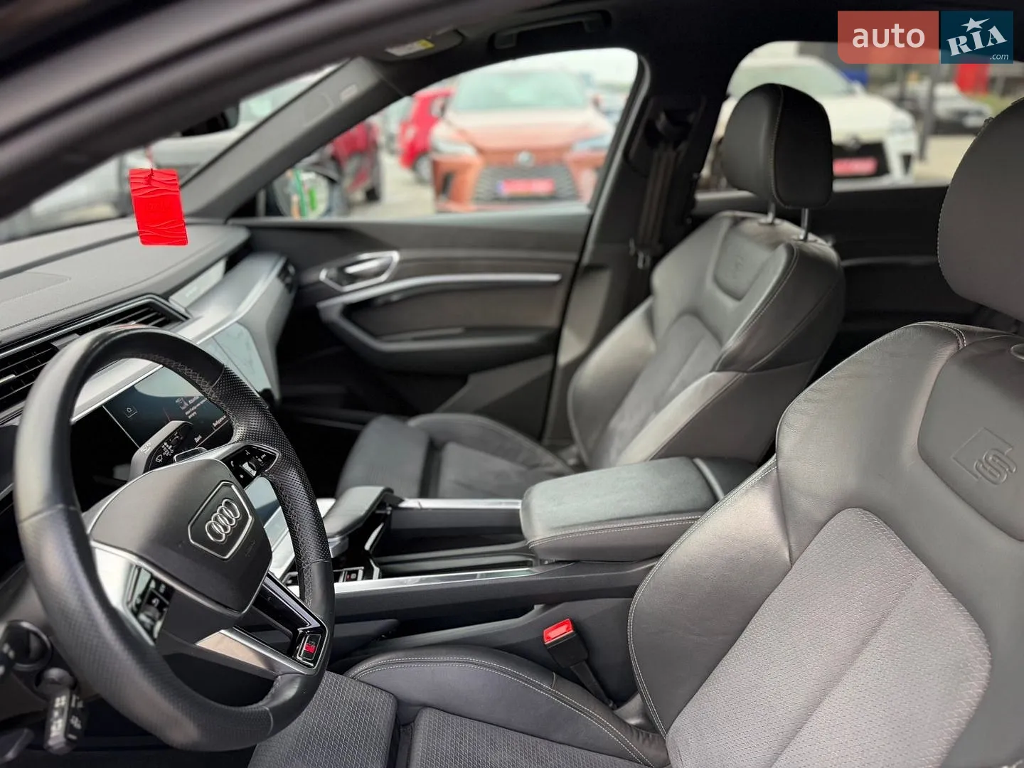 2021 Audi e-tron - мініатюра 13