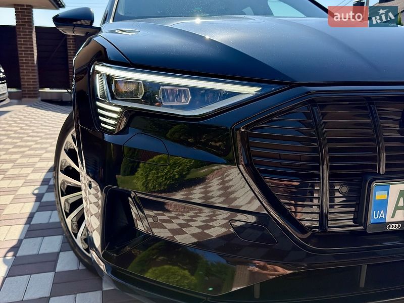 Внедорожник / Кроссовер Audi e-tron 2020 в Киеве
