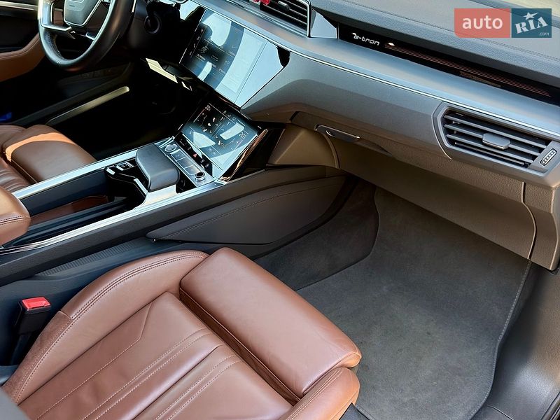 Внедорожник / Кроссовер Audi e-tron 2020 в Киеве фото 11 Внедорожник / Кроссовер Audi e-tron 2020 в Киеве