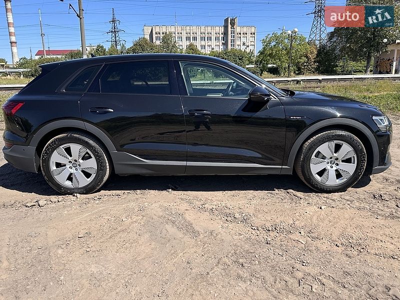 Внедорожник / Кроссовер Audi e-tron 2019 в Львове