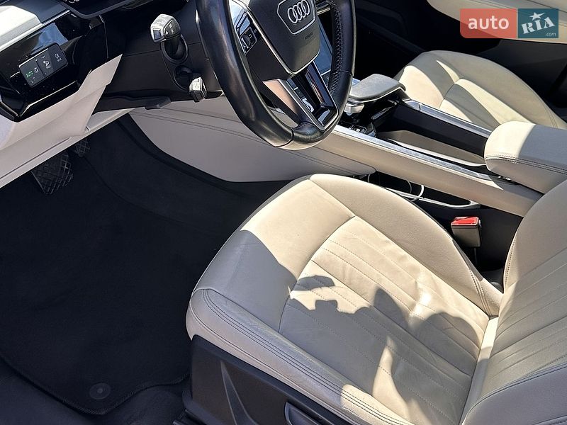 Внедорожник / Кроссовер Audi e-tron 2019 в Львове