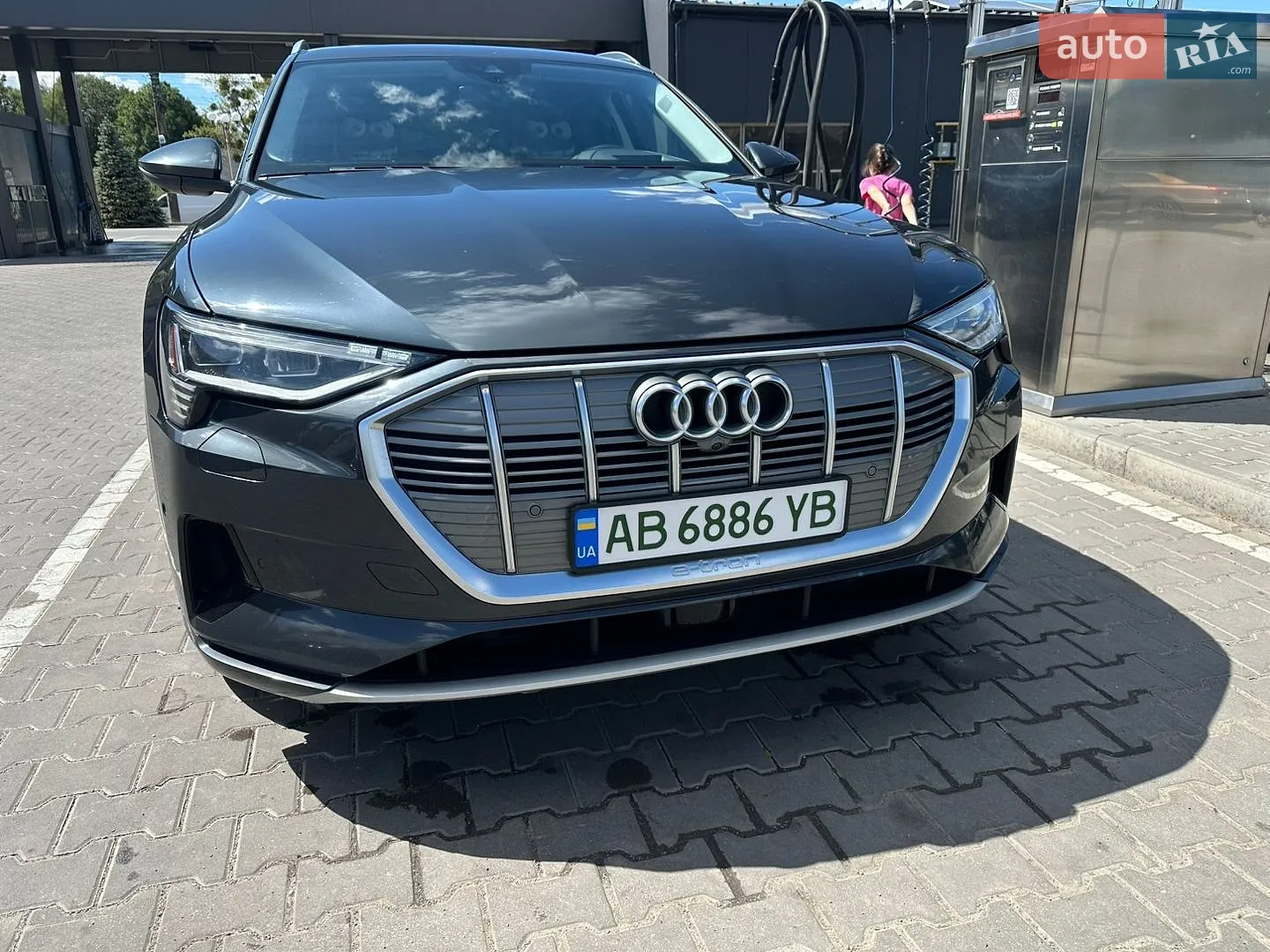 2019 Audi e-tron - мініатюра 2