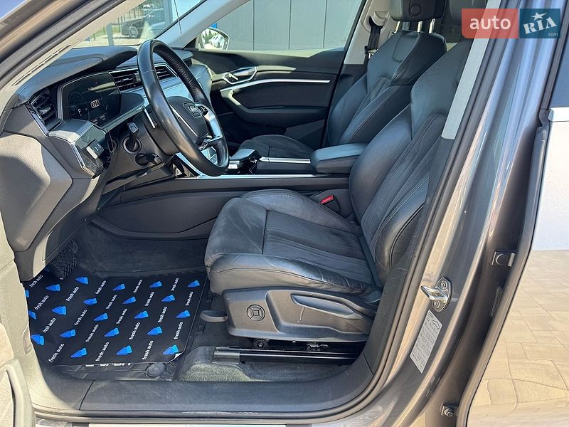 Внедорожник / Кроссовер Audi e-tron 2019 в Ровно