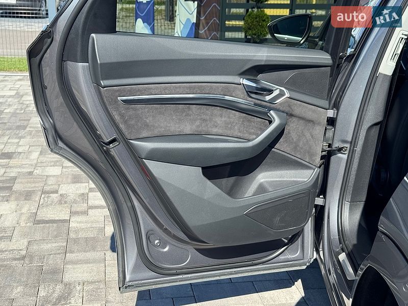 Внедорожник / Кроссовер Audi e-tron 2019 в Ровно