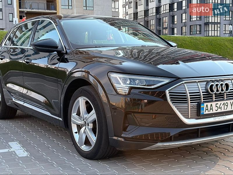 Позашляховик / Кросовер Audi e-tron 2021 в Києві