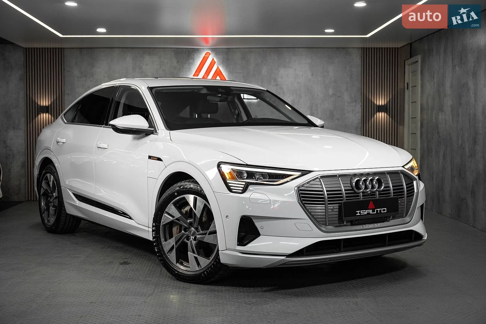 2020 Audi e-tron Sportback - мініатюра 2